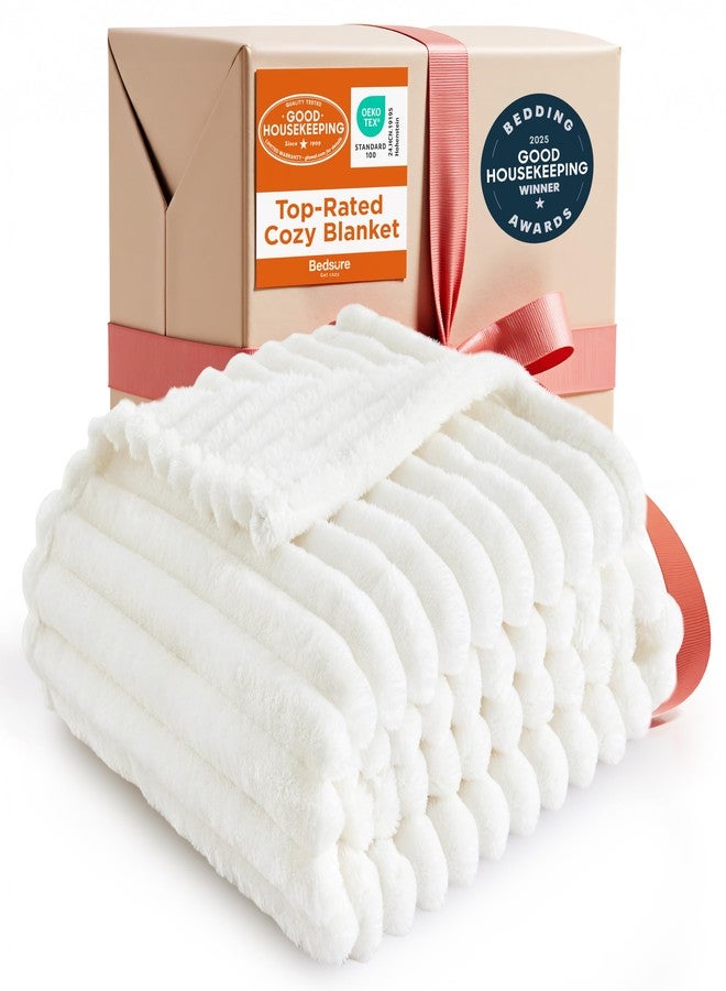 بيد شور بطانية Bedsure GentleSoft المزدوجة للسرير - بطانيات ناعمة ومريحة للنساء، وأغطية صوفية صغيرة لطيفة للفتيات، وزينة تخرج، هدية لها أو له/لها، مناسبة لسكن الطلاب، لون أبيض كريمي، 60 × 80 بوصة - Image 1